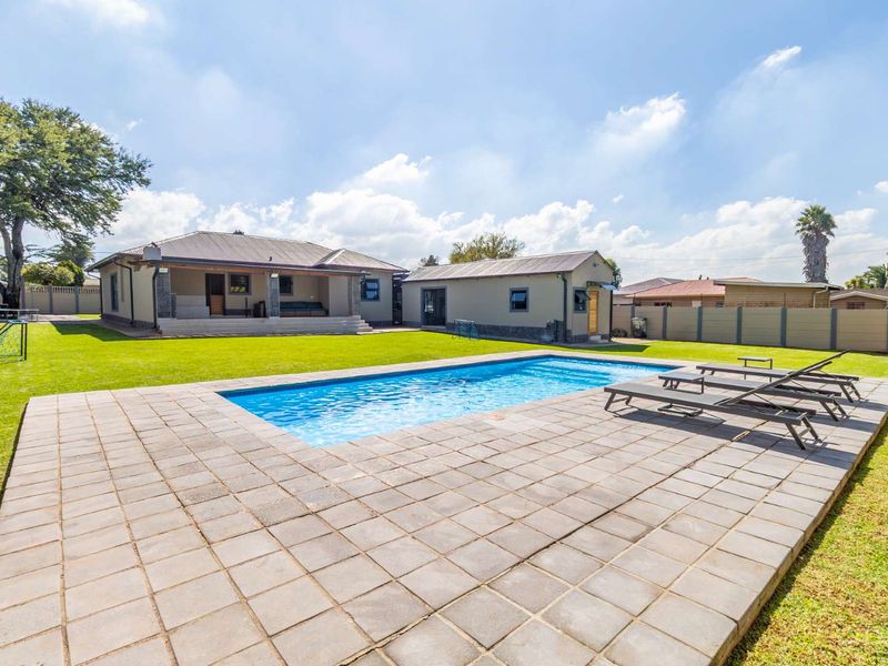 Beautiful Family Home for Sale in Horison - Photo 2
