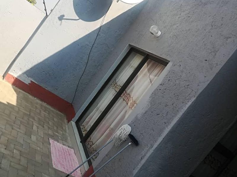 Okahandja- For Sale Neat 3 Bedroom House - Photo 8