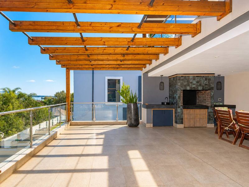 Luxury Awaits: Birdwood Estate with Separate Flatlet - Photo 5