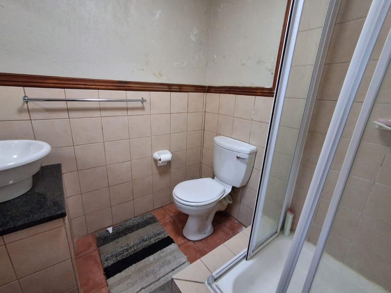Investment property in Hillside Manor - Photo 9