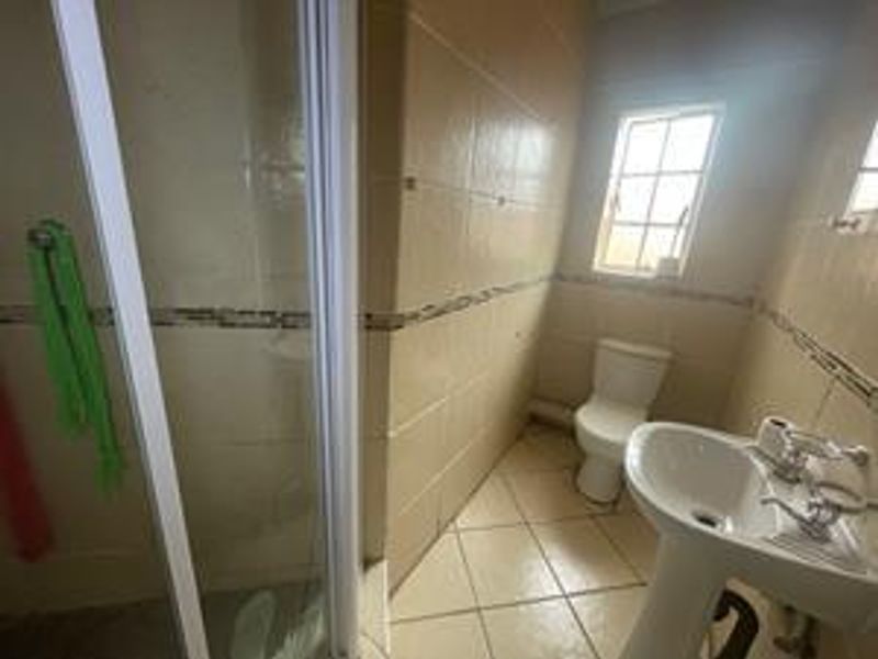 Spacious 3-Bed Cluster Home in Vibrant Terenure – Book a Viewing! - Photo 4