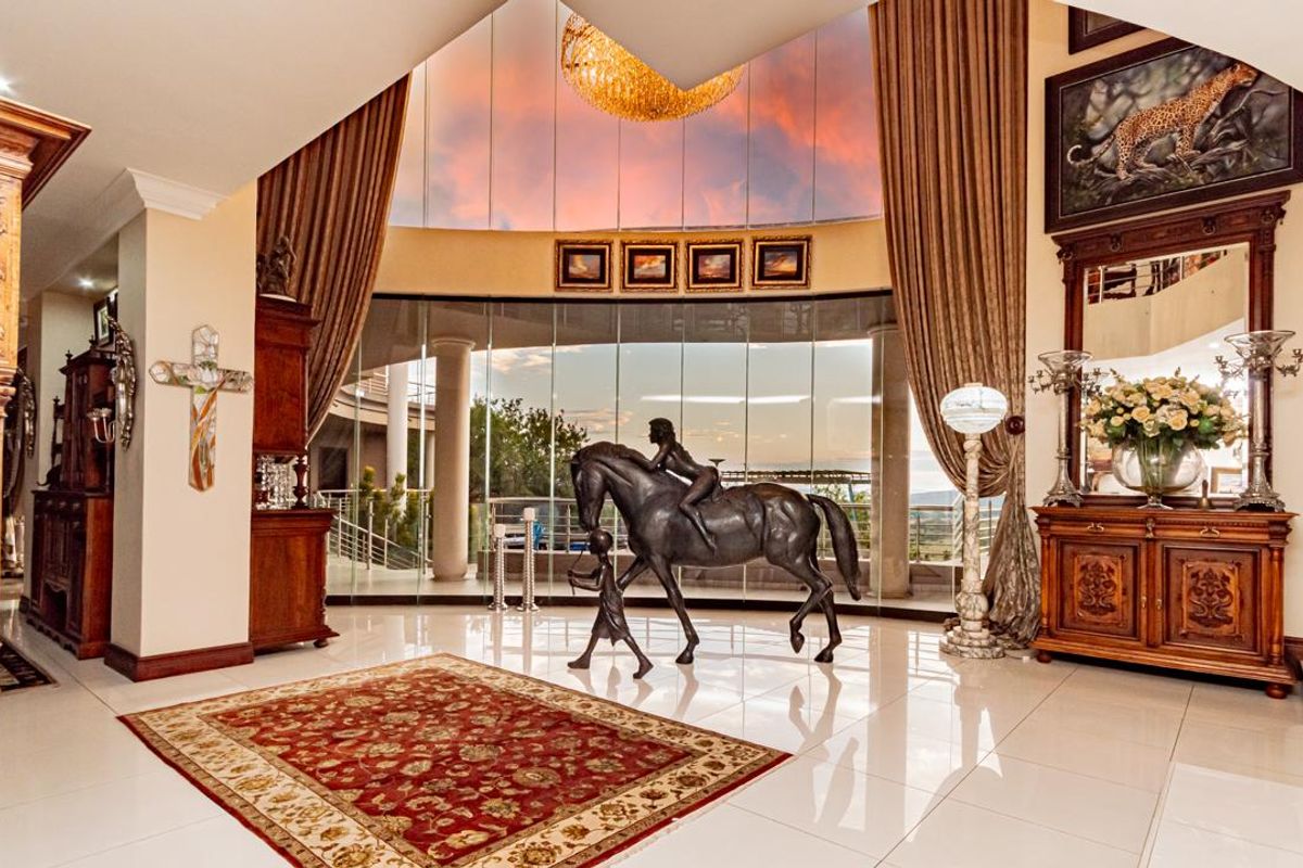 Meyersdal Eco Estate's most extraordinary residence where Elegance, Comfort and Sophisticated living reaches its zenith. - Photo 3