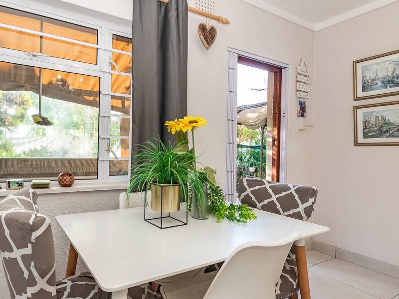 Charming Plumstead Retreat: Comfort & Convenience Await - Photo 9