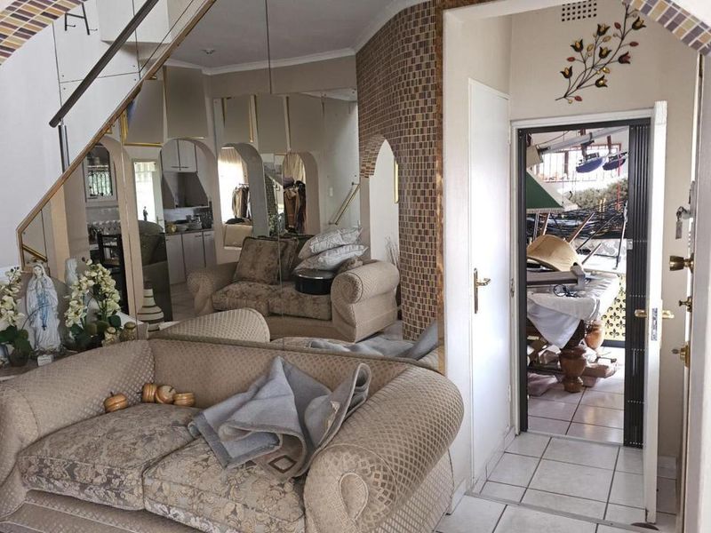 4 Bedroom House for Sale in Winchester Hills - Photo 10