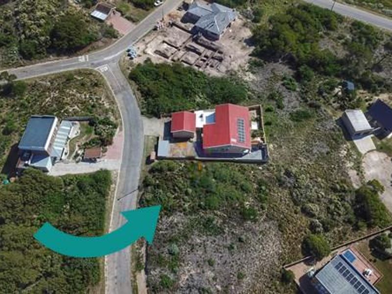 Tranquil Living with Breathtaking Views - Photo 5