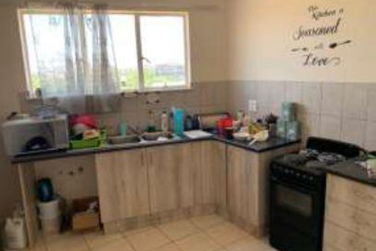 FLAT FOR SALE - PIONIERS PARK - Photo 3