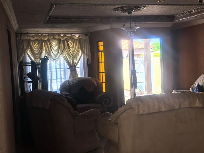 4 Bedroom House for Sale in Soshanguve, Ext 2 - Photo 4