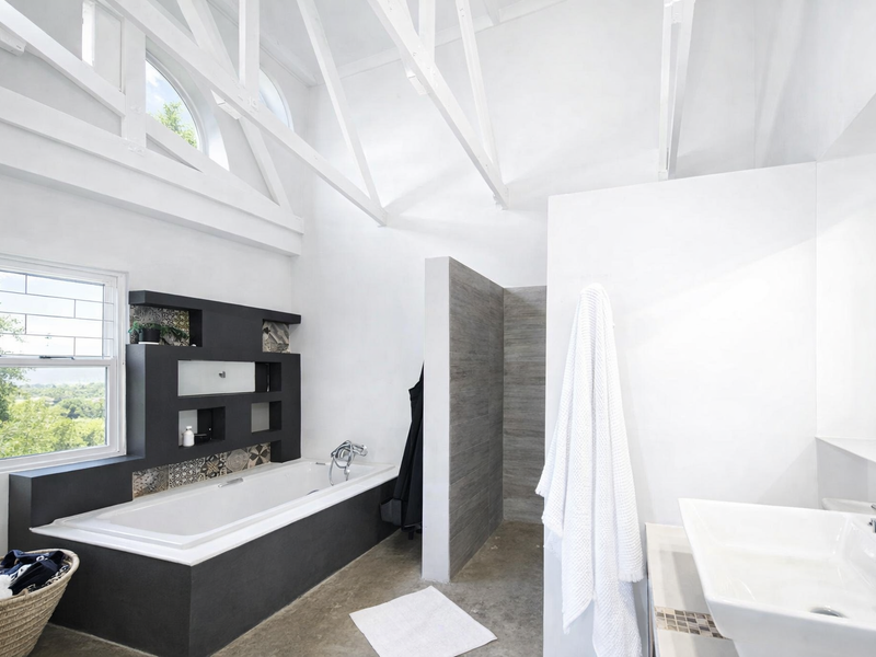 Executive 2 Bedroom House with Studio/Study – Secure, Elegant & Versatile - Photo 9