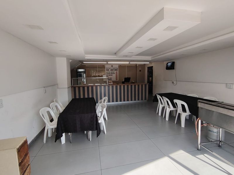 48 m2 Prime Retail Space To Let - Chatsworth Business Square - Photo 2