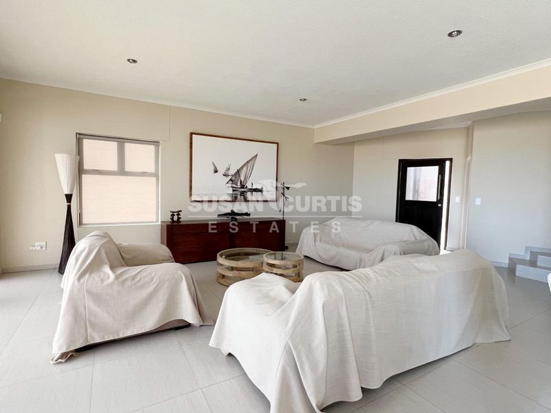 Beachfront Townhouse | Ideal Low-Maintenance Holiday Home - Photo 9