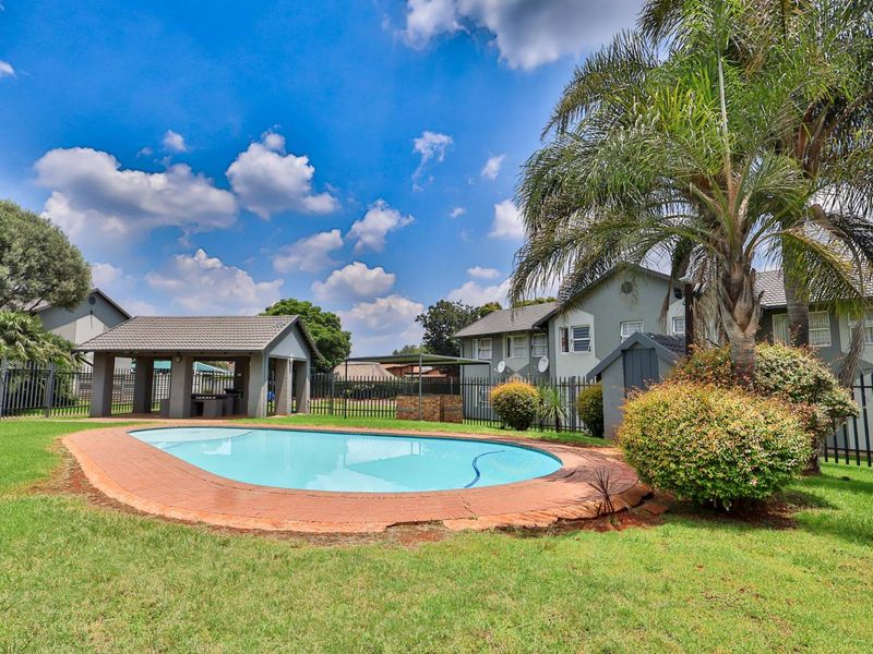 Modern Renovated Ground Floor 2-Bed Unit in Secure Ridgeway Complex - Photo 7