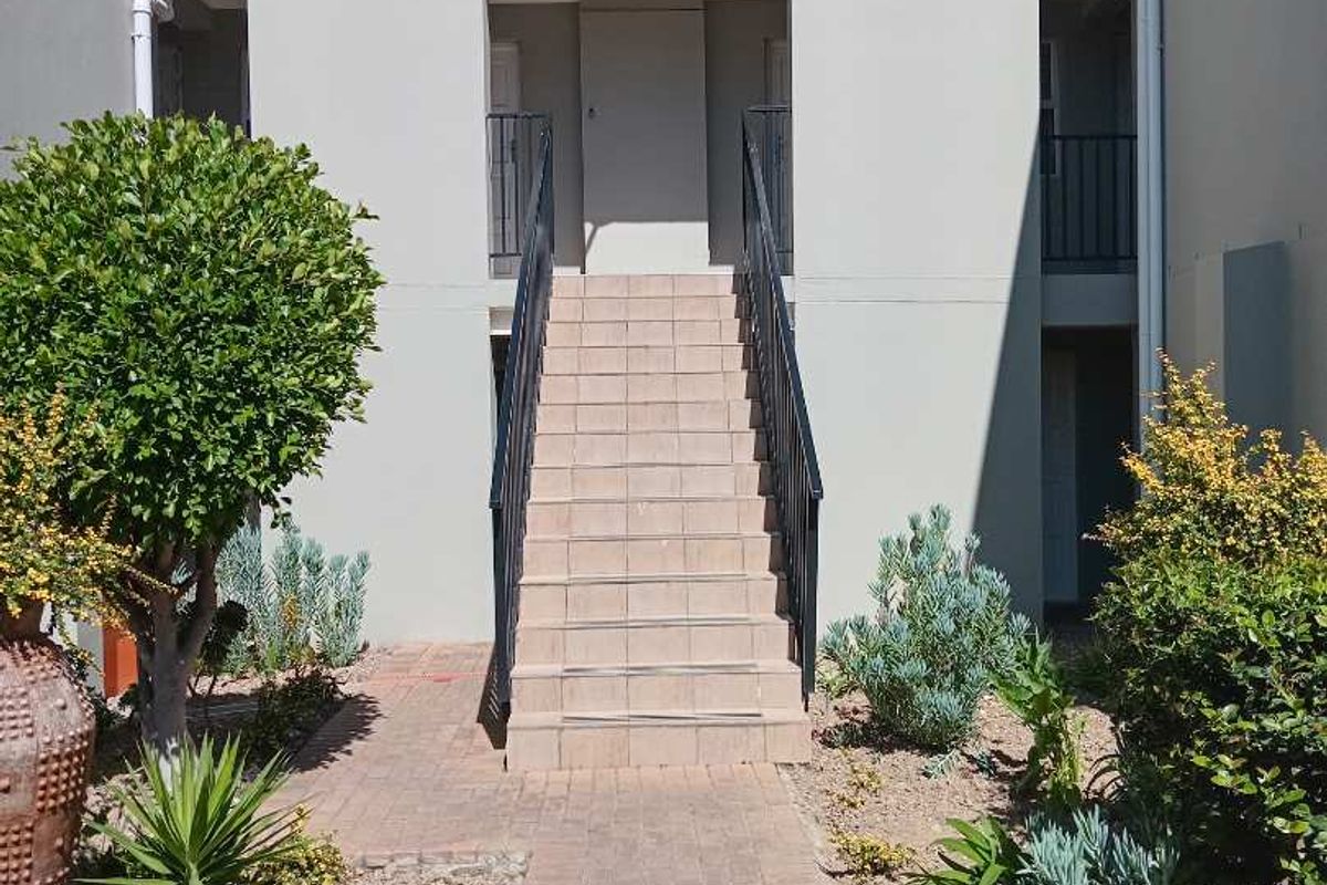 Popular Mont Blanc Complex - Photo 2