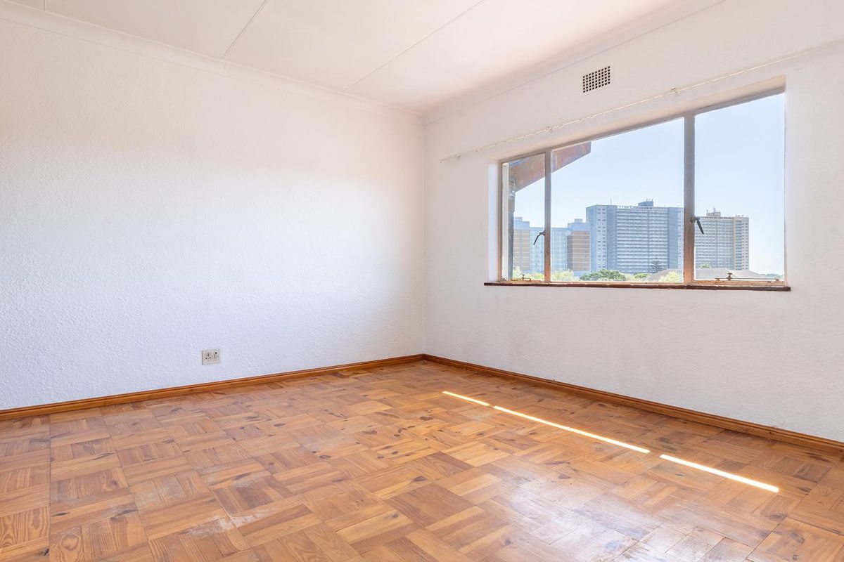 First time home or an investors dream - Photo 4