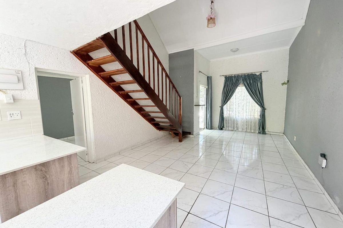 2 Bedroom Townhouse in Bassonia - Photo 5