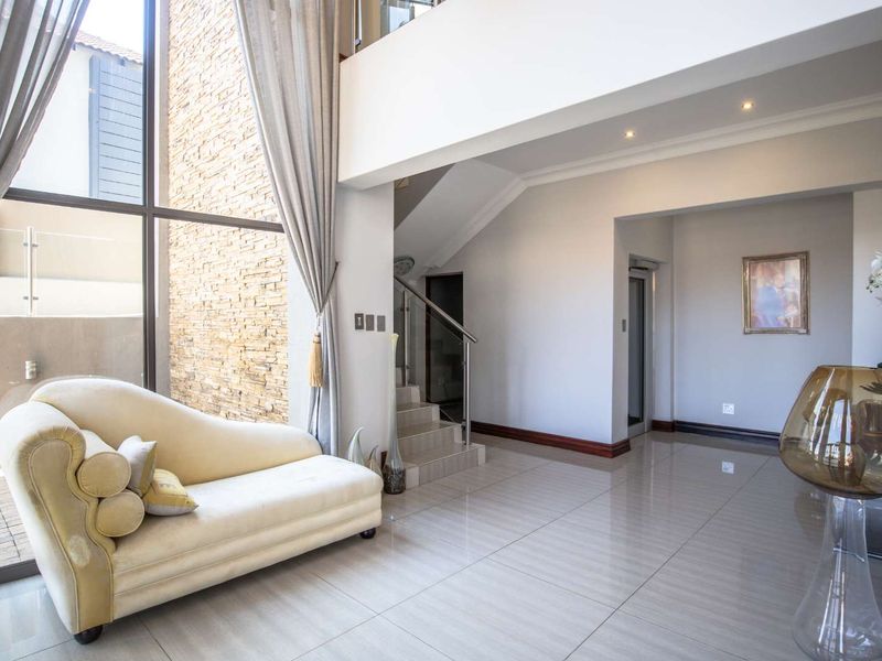 Live Lavishly at Birdwood Estate - Photo 2