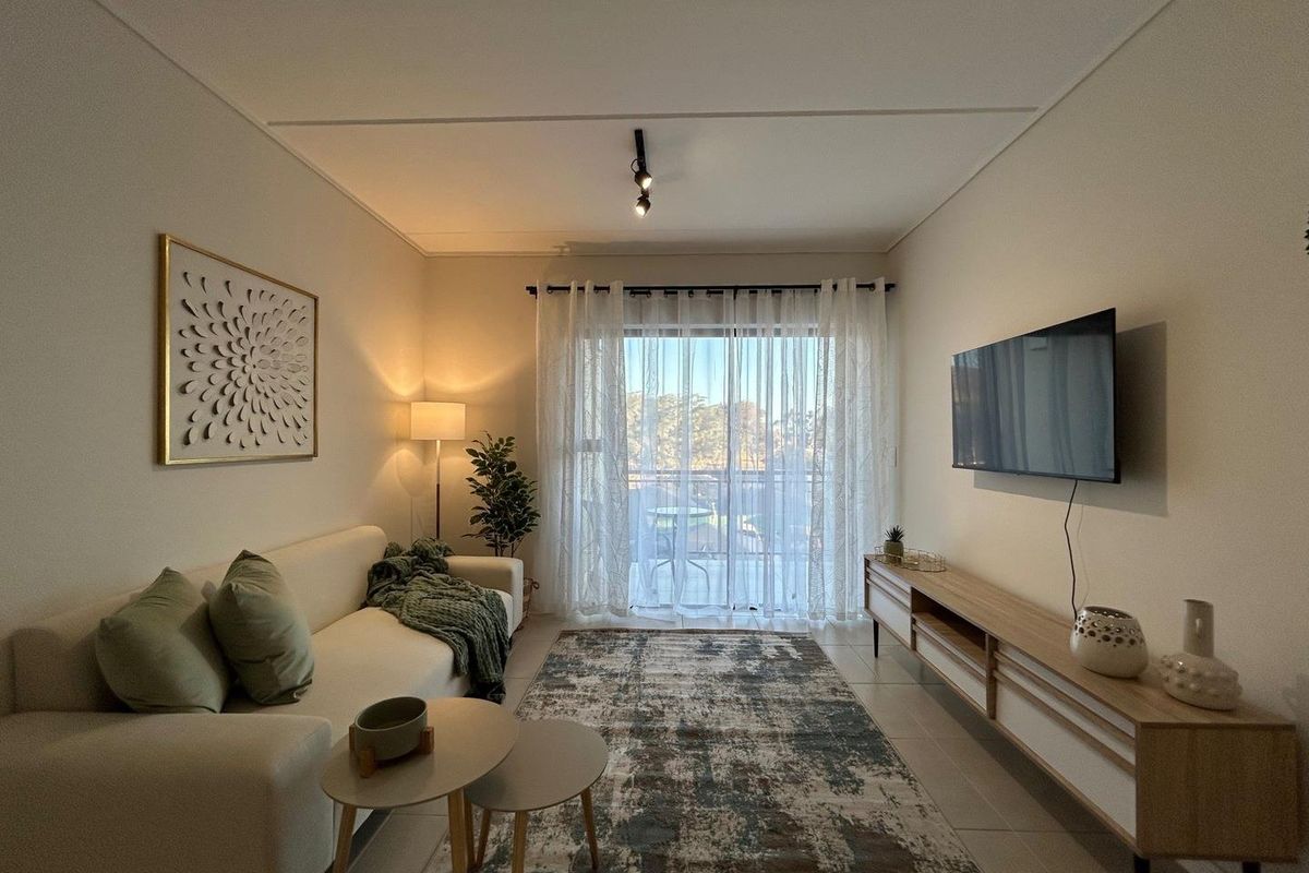 Modern Fully Furnished 1 Bedroom Apartment in De Aan-Zicht Estate, Richwood - Photo 2