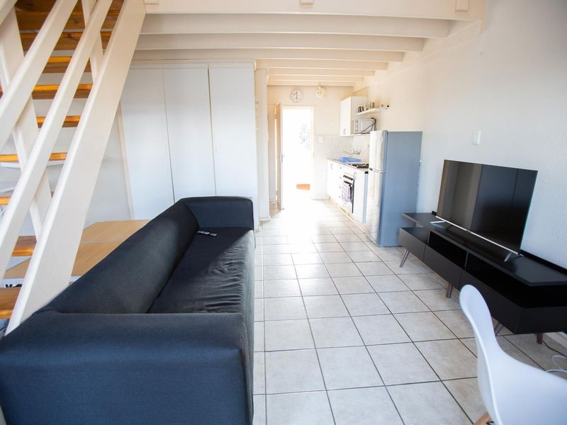 Bachelor Unit in Hatfield - Photo 6