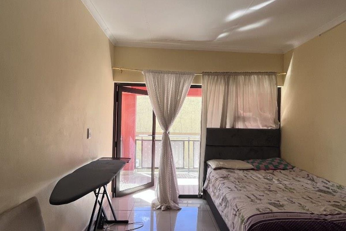 3-Bedroom Townhouse for Sale in Hillary Court, Otjomuise | N$1,200,000 (excluding costs) - Photo 4