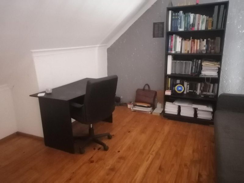 Secure duplex in upmarket suburb! - Photo 10