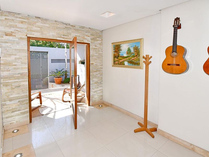 Dream Two-Ensuite Home in Norwood with Pool & Outdoor Study! - Photo 5