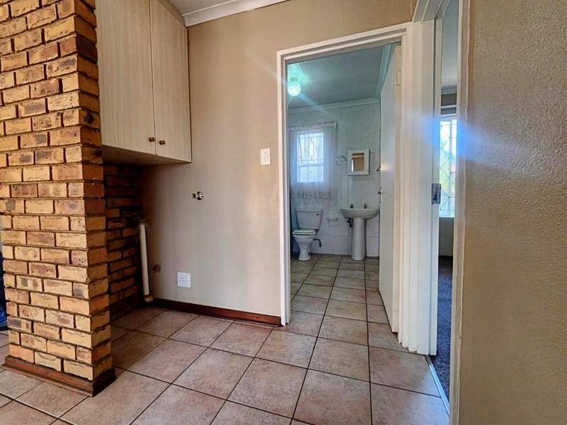 2 Bedroom Townhouse for Sale in New Redruth - Photo 10