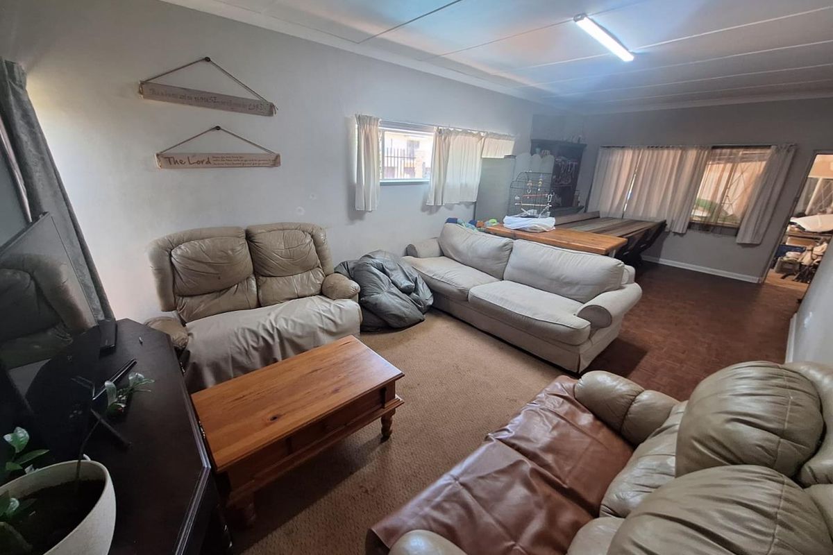 “Big on Space, Big on Potential” - Photo 3