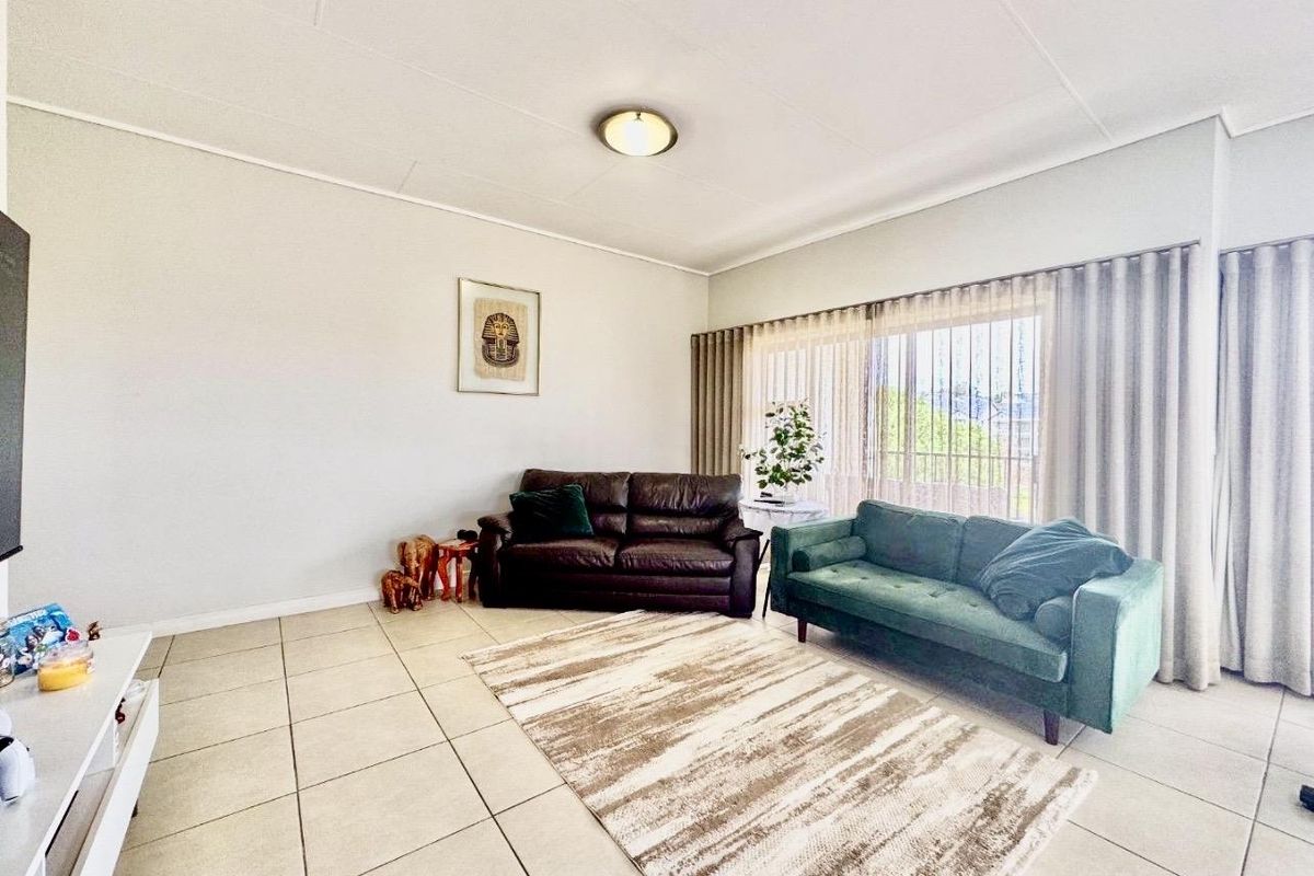 Move-In Ready Luxury Apartment in Linbro Park Sandton - Photo 3