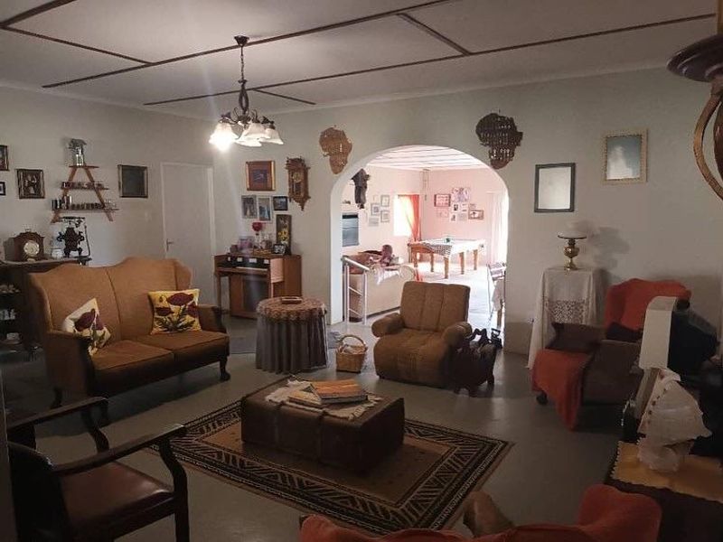 Buy a 5 hactres plot in Brakwater Offering a Spacious Family Estate with Two Additional Houses – that are well kept for N$ 5.5 million cost excluded - Photo 4