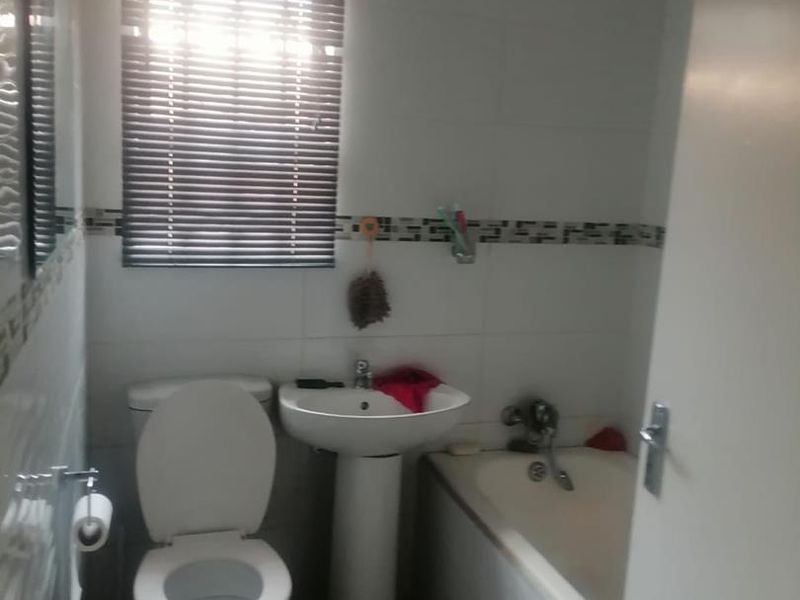 Dawn City - R 830 000 Family Home ! - Photo 10