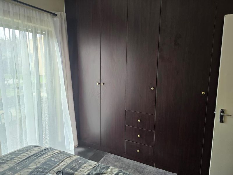 2 Bedroom Flat to Rent in Van Riebeeck Park - Photo 10