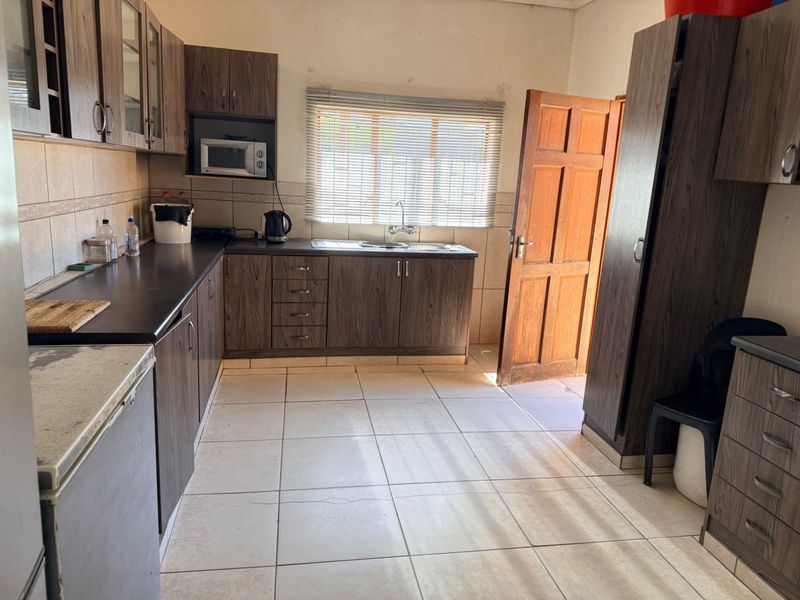 🏡 FAMILY HOME FOR SALE | GOLGOTHA - Photo 4