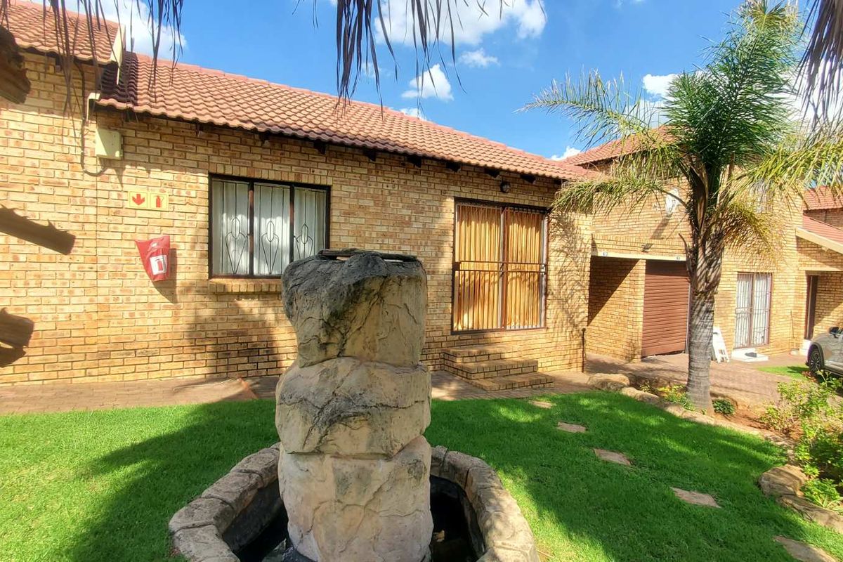 Townhouse For Sale – Perfect for first-time buyers and investors! - Photo 5