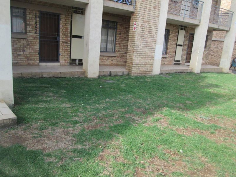 BACHELOR FLAT TO RENT IN KARENPARK - Photo 4