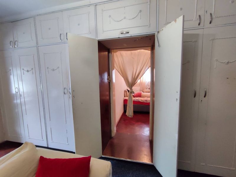 10 Bedroom House for Sale - Photo 8