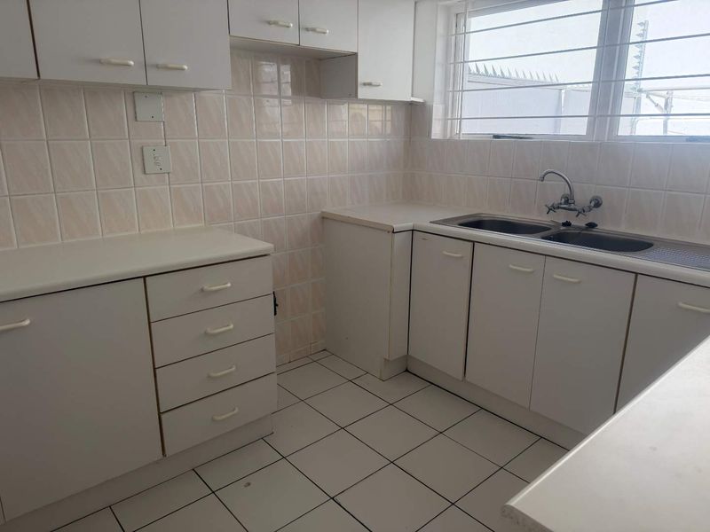 Family Home in Fish Hoek - Photo 10