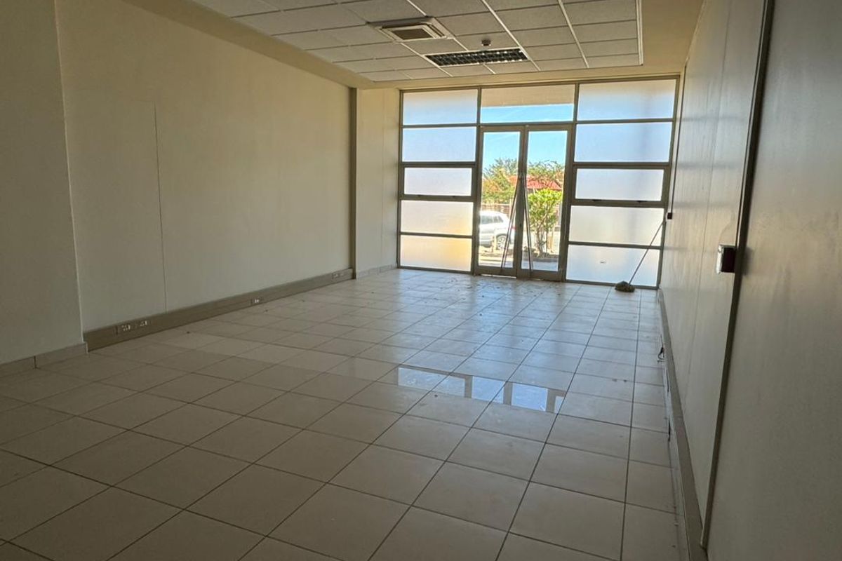 MODERN OFFICES TO LET - Photo 5