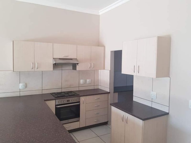 Acacia Vale 3 Bedroom - Photo 3