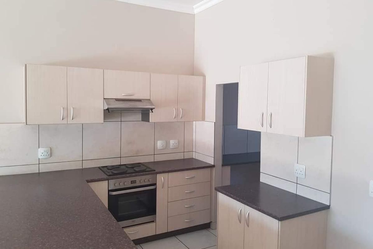 Acacia Vale 3 Bedroom - Photo 3