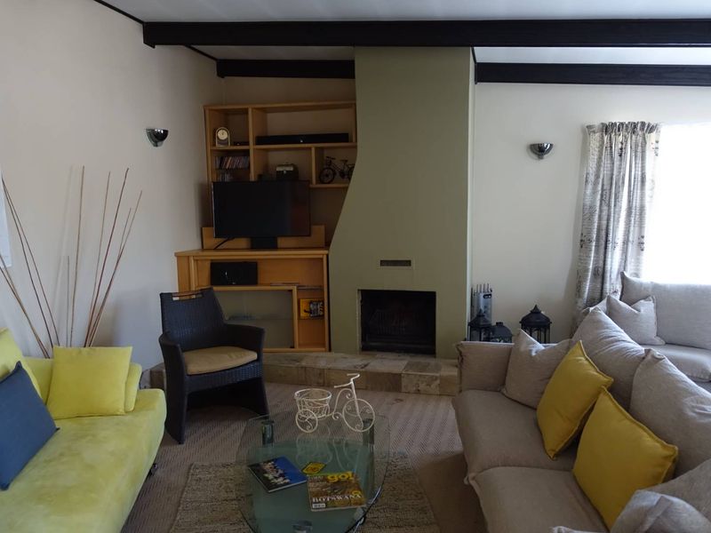 HOUSE WITH FLAT NEAR THE SEA PROMENADE AND SHOPPING MALL - Photo 3