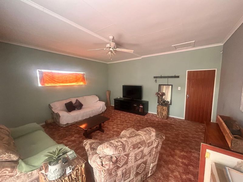 Four Bedroom House For Sale in Brackenhurst - Photo 8