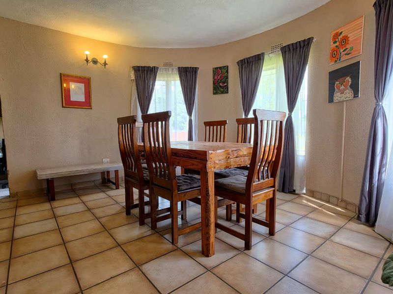 5 Bedroom house for sale in Brackendowns - Photo 6