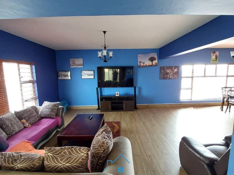 Spacious 4-Bedroom Family Home with Modern Comfort, Classic Charm & Prime Coastal Living. - Photo 5