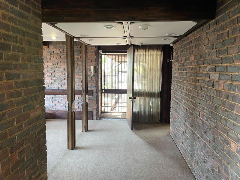 Renovaters dream on a large stand - Photo 6