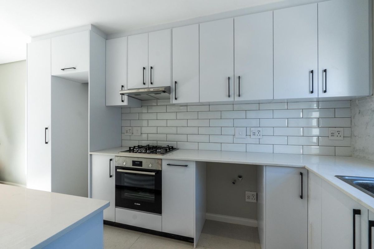 Modern Newly Built 3-Bedroom Home in Secure Estate - Photo 5