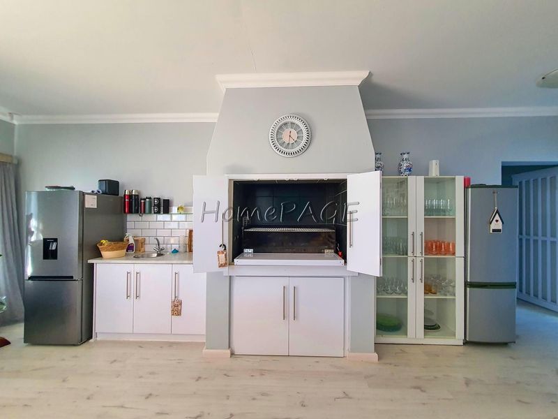 Ext 11 (Sun Bay), Henties Bay:  Neat 3 Bedr Home with 1 Bedr Flat is for Sale - Photo 10