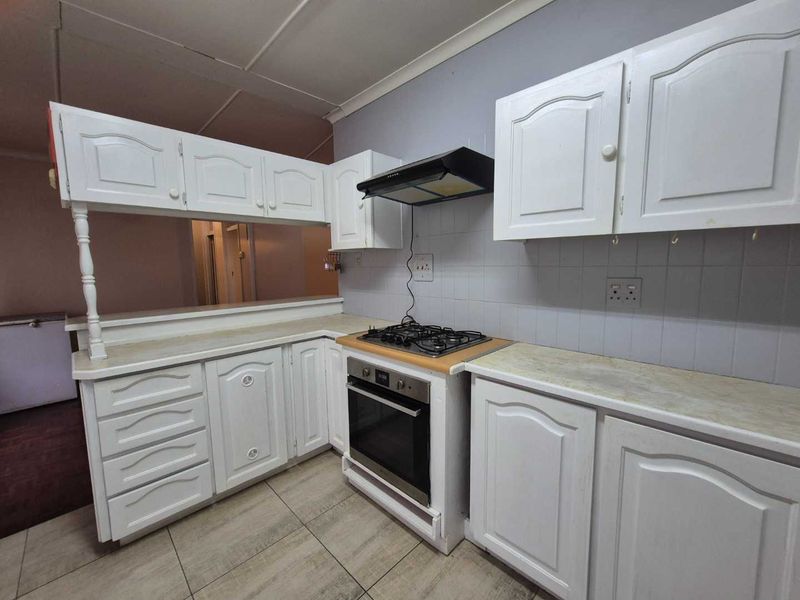 Family home with flatlet - Photo 4