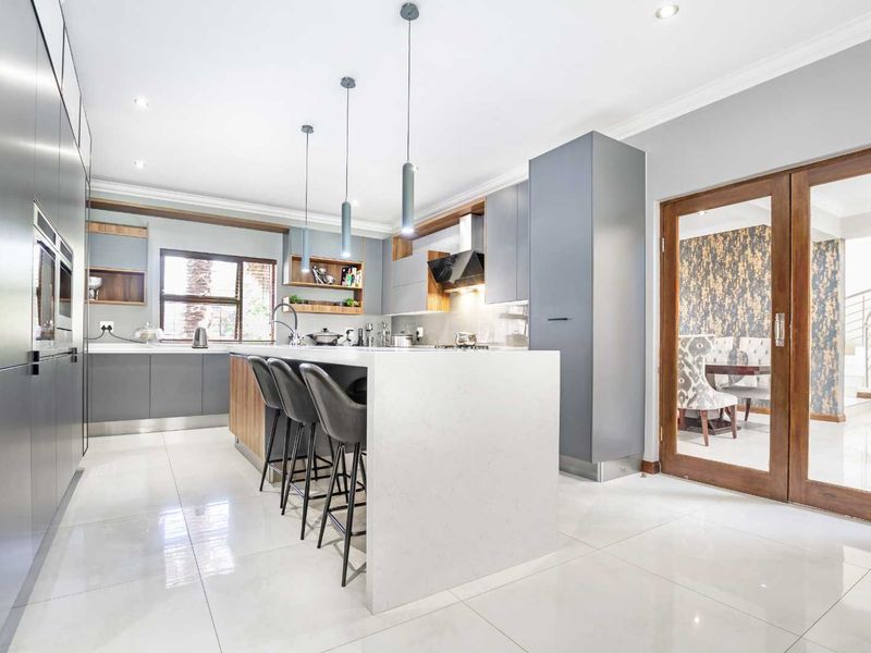 MODERN FURNISHED HOME - Photo 7