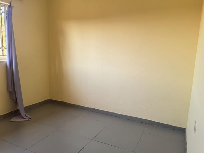 Charming 2 Bedroom Home Awaits You in Shallcross - Photo 5