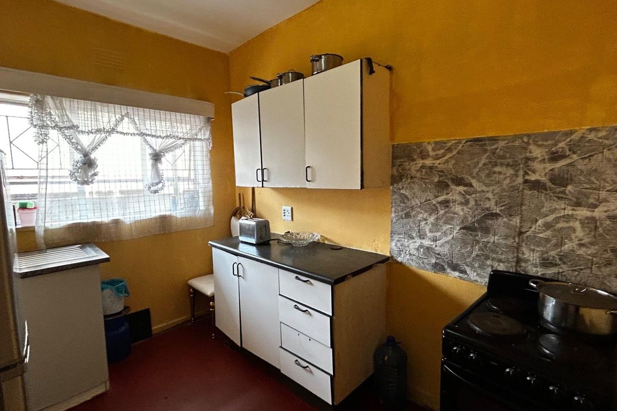 Spacious 1-Bedroom Apartment in Kempton Park CBD - Photo 2
