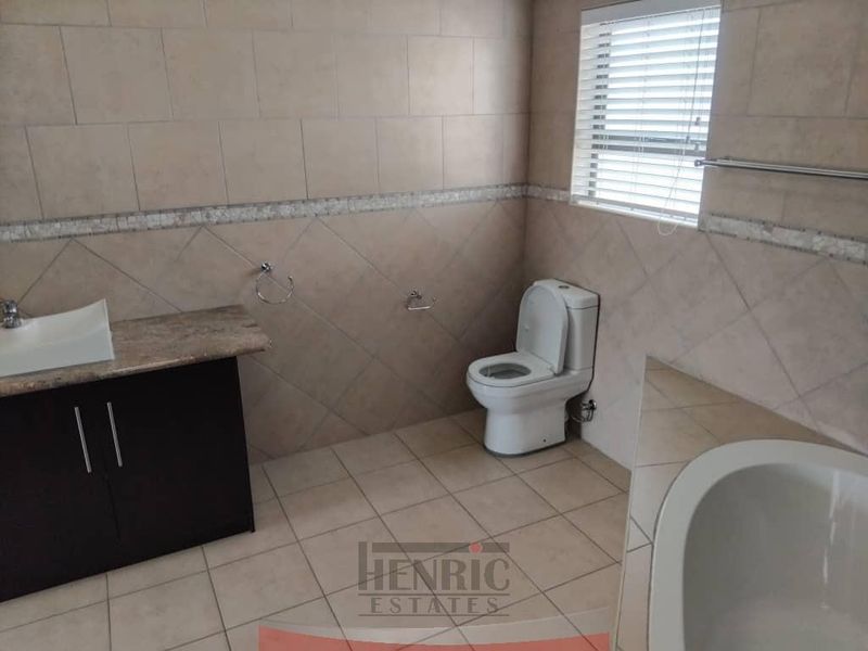 House For Sale in Henties Bay Central - Photo 10